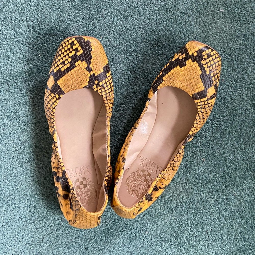 Vince Camuto flats